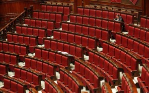 manovra_parlamento_vuoto_04