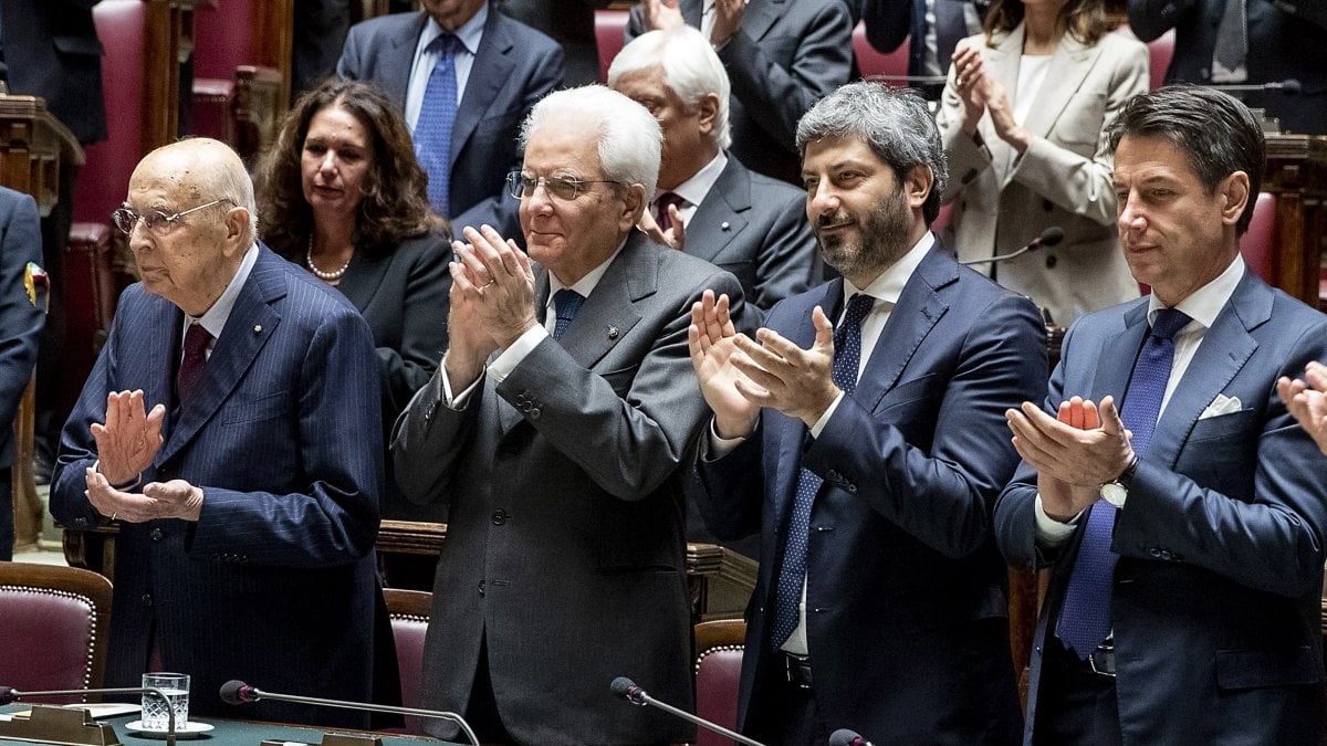 di Alessandro Campi

Le dichiarazioni recenti di Roberto Fico – sul caso Regeni e sul contenuto del decreto sicurezza fortemente voluto dalla Lega di Salvini – hanno rilanciato le polemiche sull’eccesso di attivismo politico dei Presidenti delle Camere (a partire da quella dei Deputati) e sul rischio che le loro prese di posizione debordino i doveri istituzionali legati alla carica (a partire da quelli riconducibili alla riservatezza, alla neutralità rispetto alla contesa tra partiti,