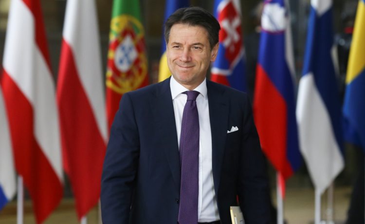 La partita di Conte, il gioco delle parti con Di Maio e i grillini che non cambiano mai